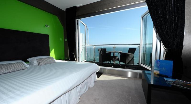 Suncliff Hotel - Oceana Collection Bournemouth Szoba fotó